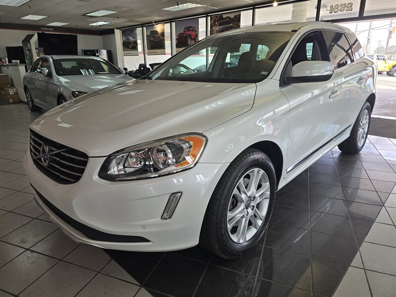 2015 Volvo XC60 T5 Drive-E Premier 4DR WAGON   - Photo 1 - Hamilton, OH 45015