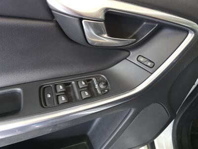 2015 Volvo XC60 T5 Drive-E Premier 4DR WAGON - Photo 17 - Hamilton, OH 45015