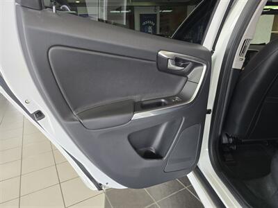 2015 Volvo XC60 T5 Drive-E Premier 4DR WAGON - Photo 10 - Hamilton, OH 45015
