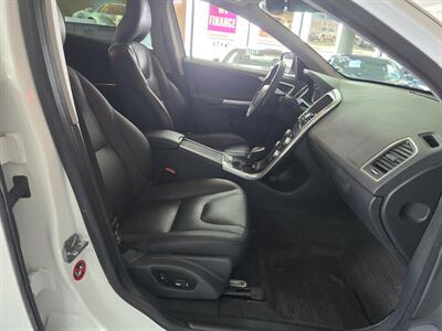 2015 Volvo XC60 T5 Drive-E Premier 4DR WAGON - Photo 14 - Hamilton, OH 45015