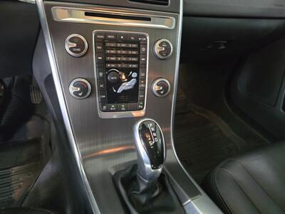 2015 Volvo XC60 T5 Drive-E Premier 4DR WAGON - Photo 22 - Hamilton, OH 45015