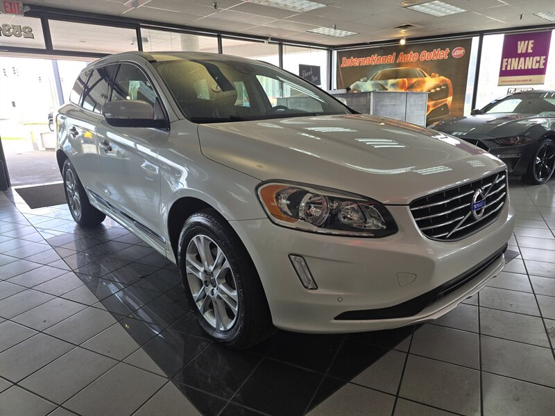 2015 Volvo XC60 T5 Drive-E Premier 4DR WAGON - Photo 3 - Hamilton, OH 45015