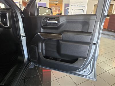 2019 Chevrolet Silverado 1500 LT 4DR CREW CAB 4X4   - Photo 15 - Hamilton, OH 45015