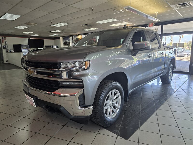 2019 Chevrolet Silverado 1500 LT 4DR CREW CAB 4X4   - Photo 1 - Hamilton, OH 45015