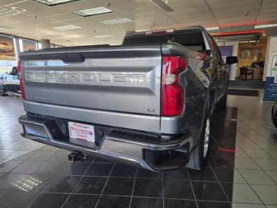 2019 Chevrolet Silverado 1500 LT 4DR CREW CAB 4X4   - Photo 3 - Hamilton, OH 45015