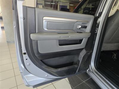 2020 RAM 1500 Classic SLT 4DR CREW 4X4 - Photo 10 - Hamilton, OH 45015
