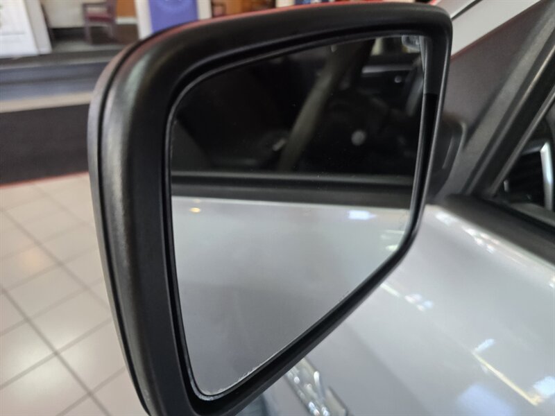 2020 RAM 1500 Classic SLT 4DR CREW 4X4 - Photo 26 - Hamilton, OH 45015