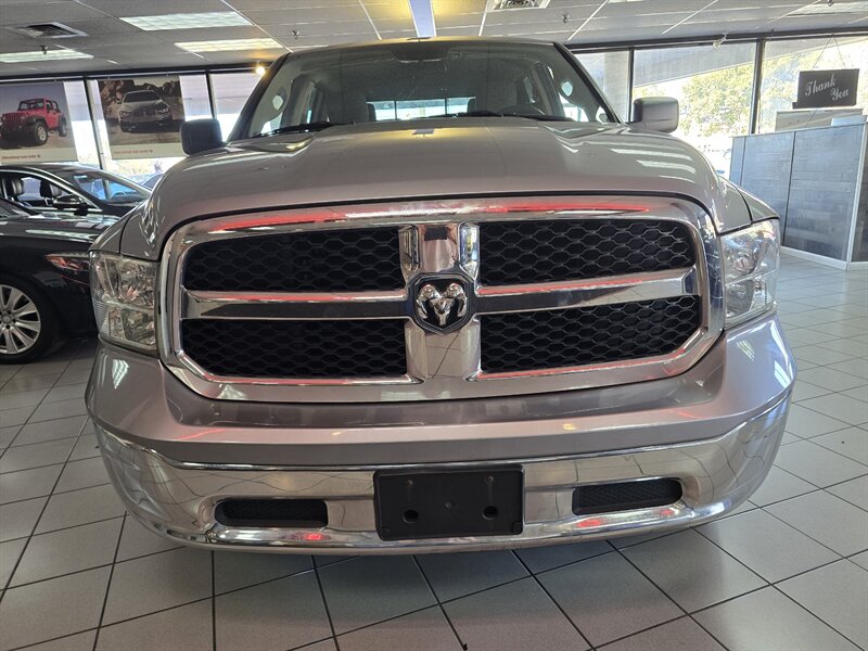 2020 RAM 1500 Classic SLT 4DR CREW 4X4 - Photo 2 - Hamilton, OH 45015