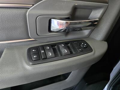 2020 RAM 1500 Classic SLT 4DR CREW 4X4 - Photo 20 - Hamilton, OH 45015