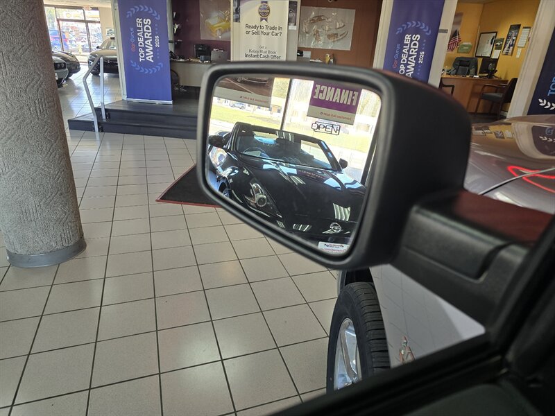 2020 RAM 1500 Classic SLT 4DR CREW 4X4 - Photo 15 - Hamilton, OH 45015