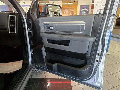 2020 RAM 1500 Classic SLT 4DR CREW 4X4 - Photo 14 - Hamilton, OH 45015