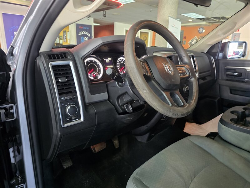 2020 RAM 1500 Classic SLT 4DR CREW 4X4 - Photo 8 - Hamilton, OH 45015