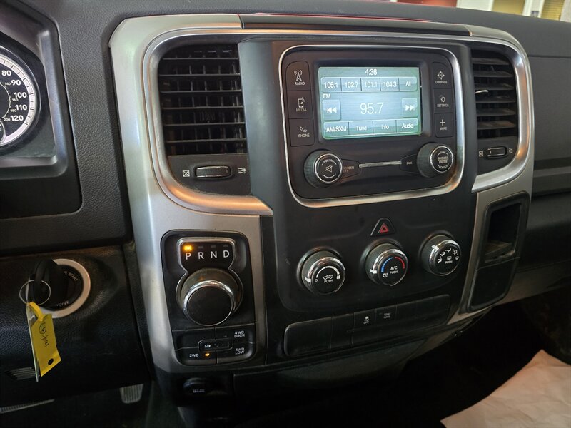 2020 RAM 1500 Classic SLT 4DR CREW 4X4 - Photo 19 - Hamilton, OH 45015