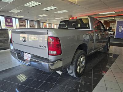 2020 RAM 1500 Classic SLT 4DR CREW 4X4 - Photo 4 - Hamilton, OH 45015