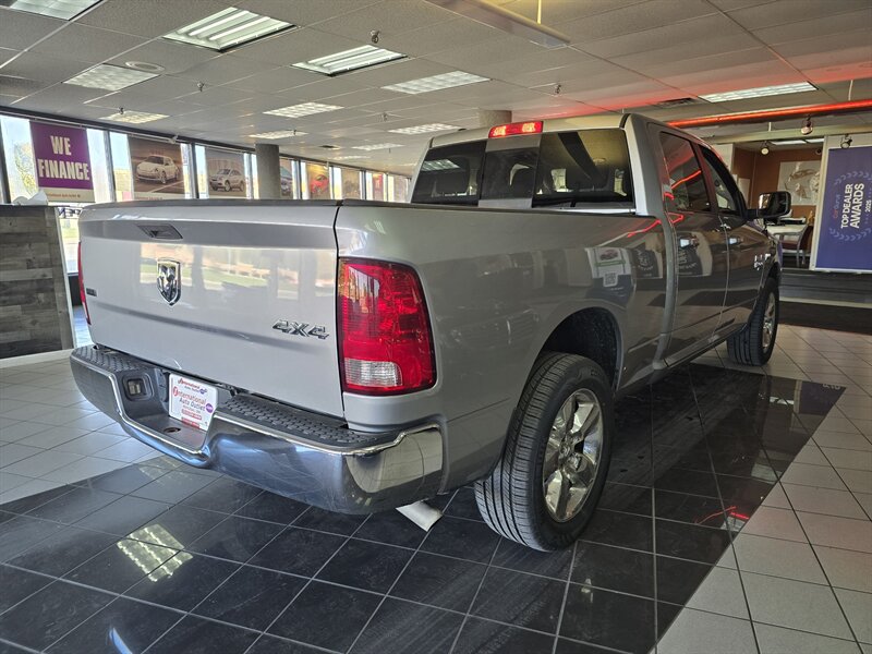 2020 RAM 1500 Classic SLT 4DR CREW 4X4 - Photo 4 - Hamilton, OH 45015