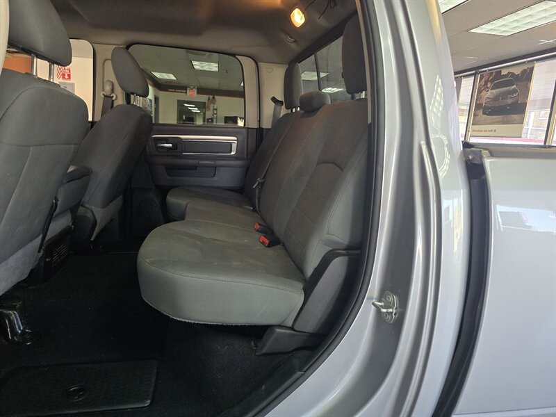2020 RAM 1500 Classic SLT 4DR CREW 4X4 - Photo 11 - Hamilton, OH 45015