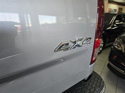 2020 RAM 1500 Classic SLT 4DR CREW 4X4 - Photo 28 - Hamilton, OH 45015