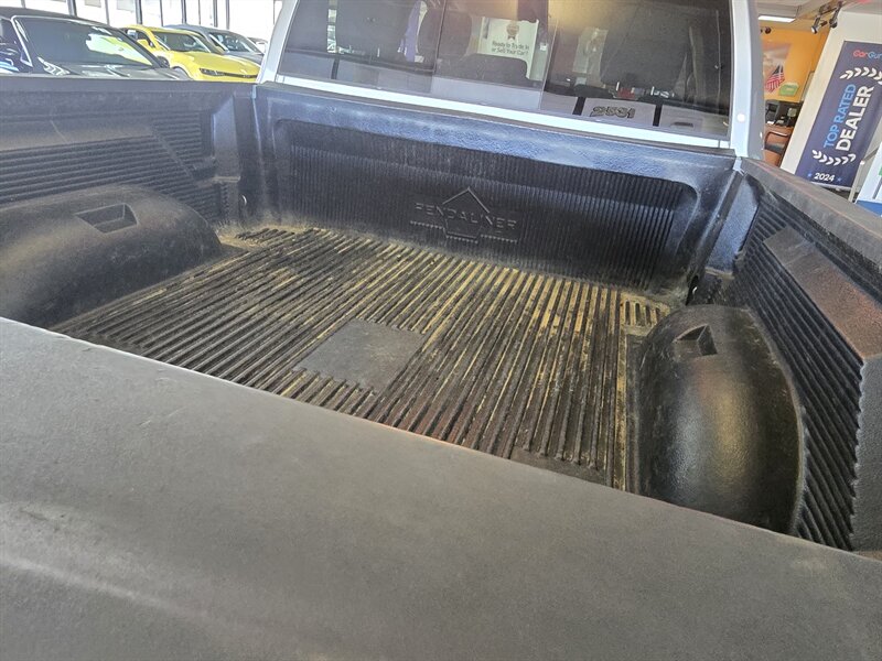 2020 RAM 1500 Classic SLT 4DR CREW 4X4 - Photo 30 - Hamilton, OH 45015
