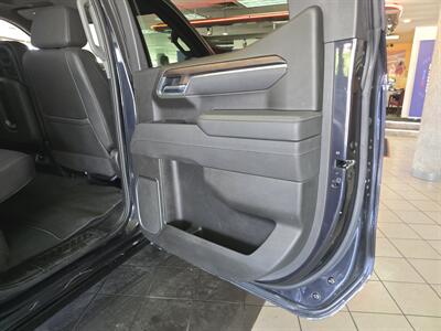 2025 GMC Sierra 1500 SLT   - Photo 16 - Hamilton, OH 45015