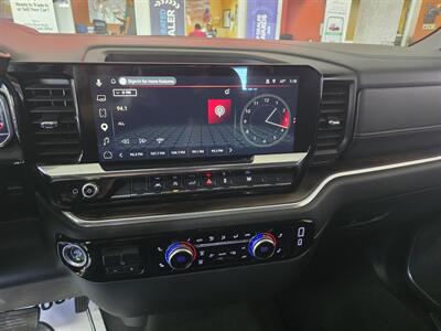 2025 GMC Sierra 1500 SLT   - Photo 21 - Hamilton, OH 45015