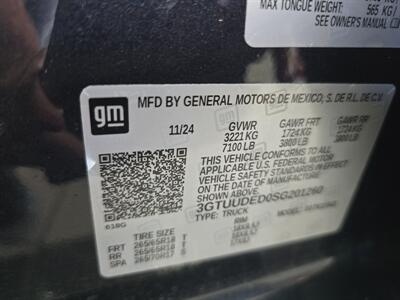 2025 GMC Sierra 1500 SLT   - Photo 40 - Hamilton, OH 45015