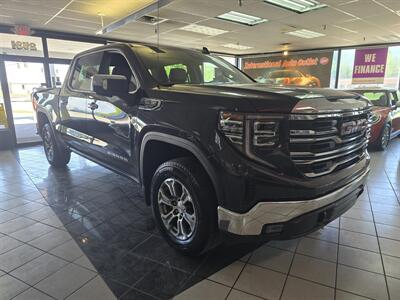 2025 GMC Sierra 1500 SLT   - Photo 3 - Hamilton, OH 45015