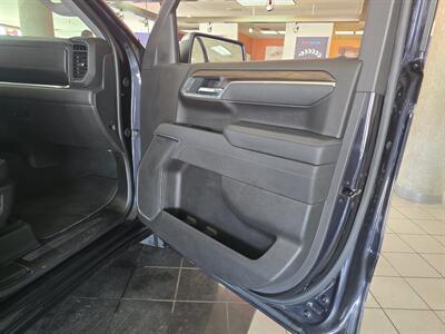 2025 GMC Sierra 1500 SLT   - Photo 13 - Hamilton, OH 45015