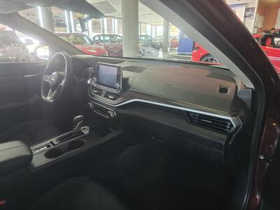 2025 Nissan Altima SV 4DR SEDAN AWD   - Photo 14 - Hamilton, OH 45015