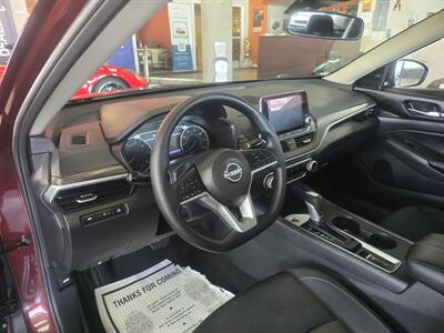 2025 Nissan Altima SV 4DR SEDAN AWD   - Photo 8 - Hamilton, OH 45015
