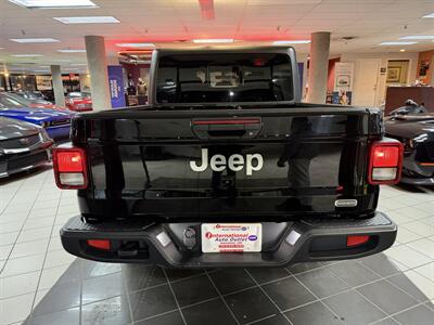 2023 Jeep Gladiator Overland   - Photo 7 - Hamilton, OH 45015