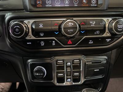 2023 Jeep Gladiator Overland   - Photo 17 - Hamilton, OH 45015