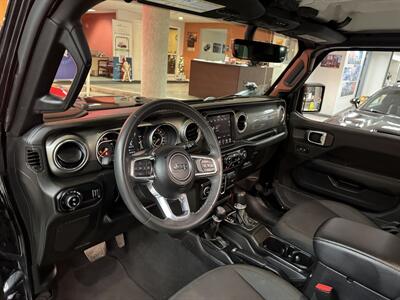 2023 Jeep Gladiator Overland   - Photo 11 - Hamilton, OH 45015