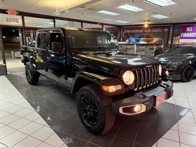 2023 Jeep Gladiator Overland   - Photo 4 - Hamilton, OH 45015