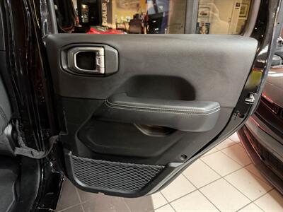 2023 Jeep Gladiator Overland   - Photo 24 - Hamilton, OH 45015