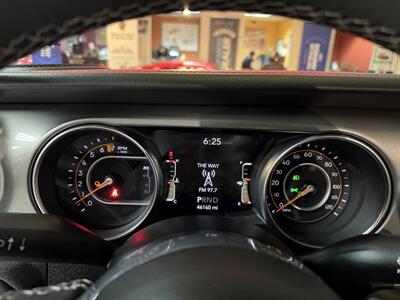 2023 Jeep Gladiator Overland   - Photo 12 - Hamilton, OH 45015