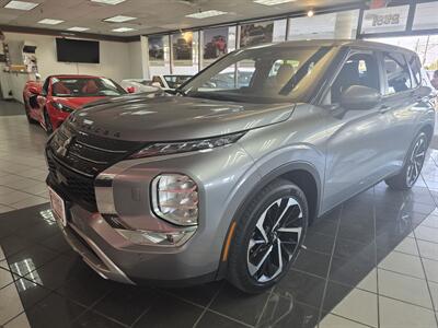 2022 Mitsubishi Outlander SE   - Photo 2 - Hamilton, OH 45015