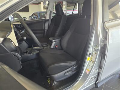 2013 Toyota RAV4 XLE 4DR SUV AWD   - Photo 8 - Hamilton, OH 45015