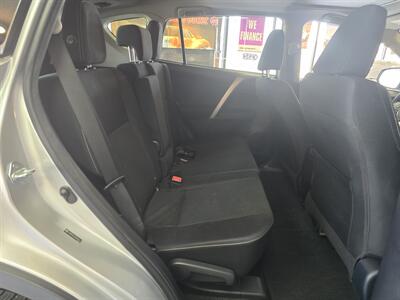 2013 Toyota RAV4 XLE 4DR SUV AWD   - Photo 16 - Hamilton, OH 45015