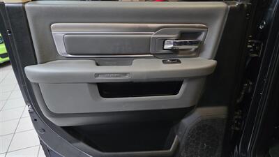 2016 RAM 1500 Sport 4DR CREW CAB 4X4   - Photo 21 - Hamilton, OH 45015