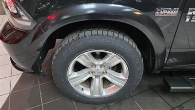 2016 RAM 1500 Sport 4DR CREW CAB 4X4   - Photo 30 - Hamilton, OH 45015