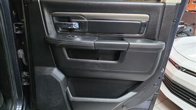 2016 RAM 1500 Sport 4DR CREW CAB 4X4   - Photo 23 - Hamilton, OH 45015