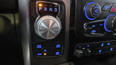 2016 RAM 1500 Sport 4DR CREW CAB 4X4   - Photo 17 - Hamilton, OH 45015
