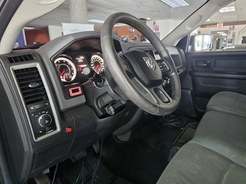 2017 RAM 1500 Express-CREW CAB-4X4-HEMI - Photo 7 - Hamilton, OH 45015