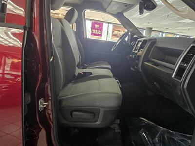 2017 RAM 1500 Express-CREW CAB-4X4-HEMI - Photo 13 - Hamilton, OH 45015
