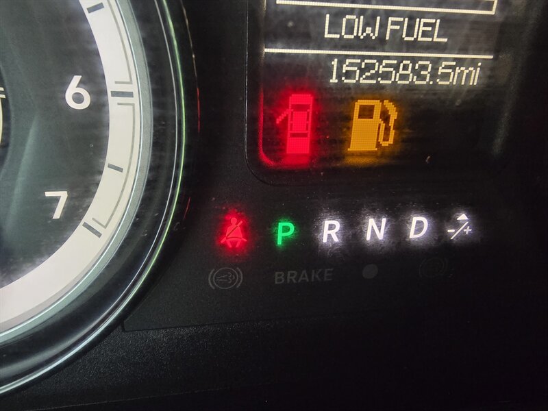2017 RAM 1500 Express-CREW CAB-4X4-HEMI - Photo 25 - Hamilton, OH 45015