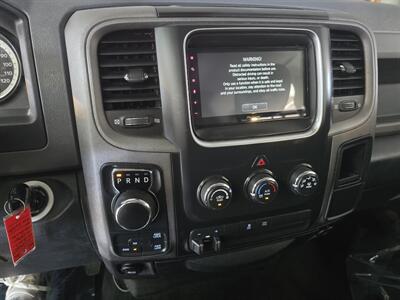 2017 RAM 1500 Express-CREW CAB-4X4-HEMI - Photo 20 - Hamilton, OH 45015