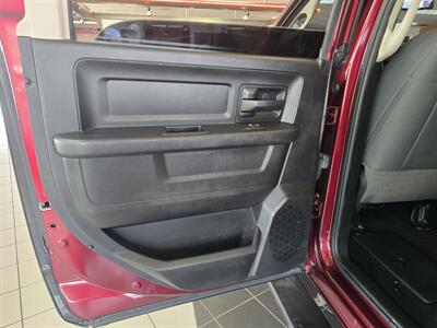 2017 RAM 1500 Express-CREW CAB-4X4-HEMI - Photo 9 - Hamilton, OH 45015