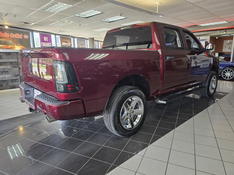2017 RAM 1500 Express-CREW CAB-4X4-HEMI - Photo 3 - Hamilton, OH 45015