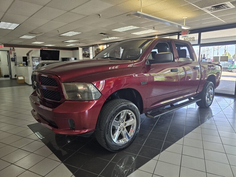 2017 RAM 1500 Express-CREW CAB-4X4-HEMI   - Photo 1 - Hamilton, OH 45015