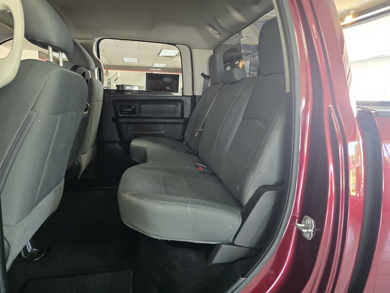 2017 RAM 1500 Express-CREW CAB-4X4-HEMI - Photo 10 - Hamilton, OH 45015